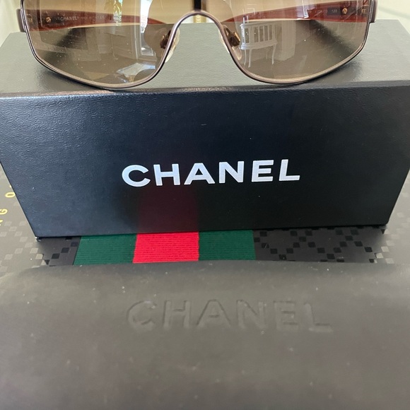 Chanel Sunglasses - Picture 4 of 8